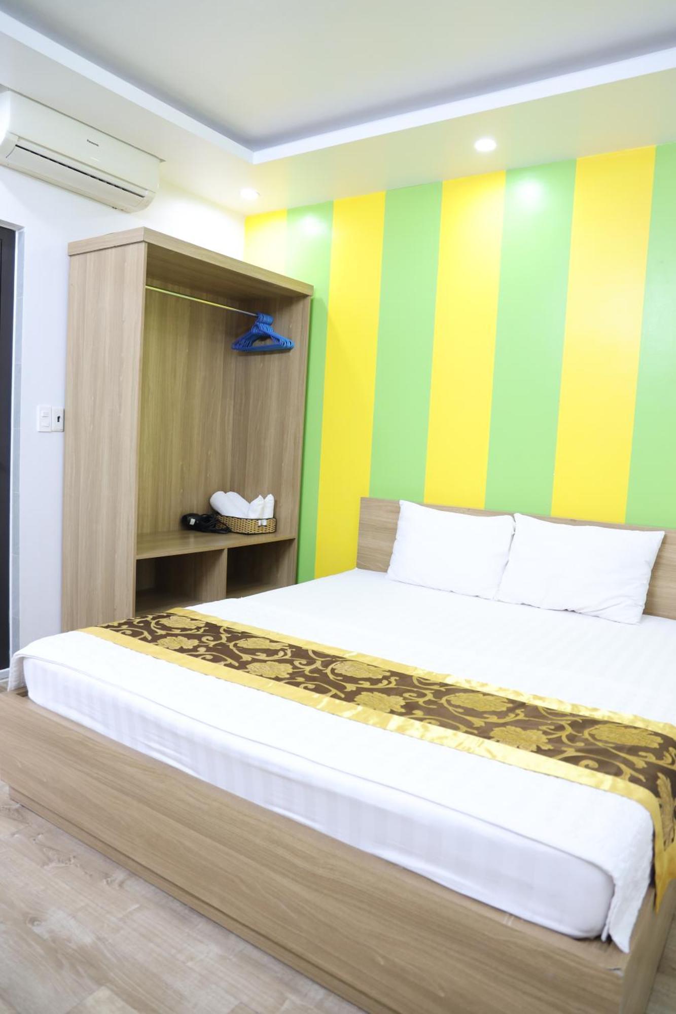 Hung Vuong Hotel Ха Лонг Екстериор снимка