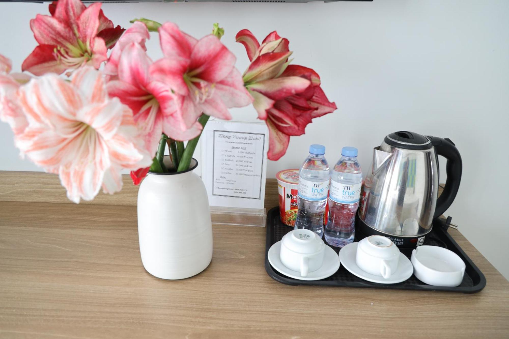 Hung Vuong Hotel Ха Лонг Екстериор снимка