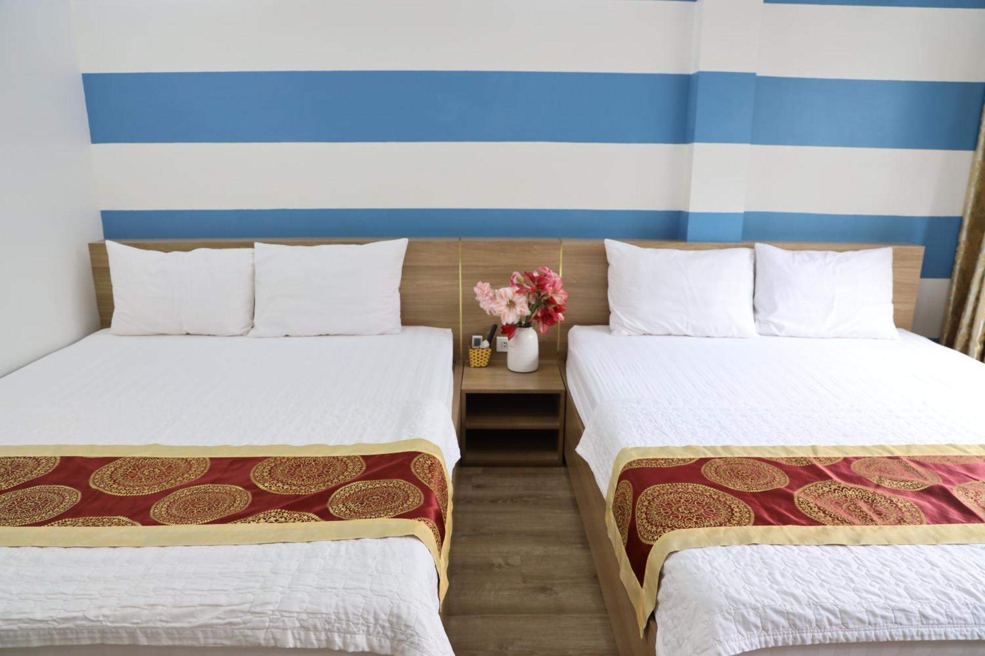 Hung Vuong Hotel Ха Лонг Екстериор снимка