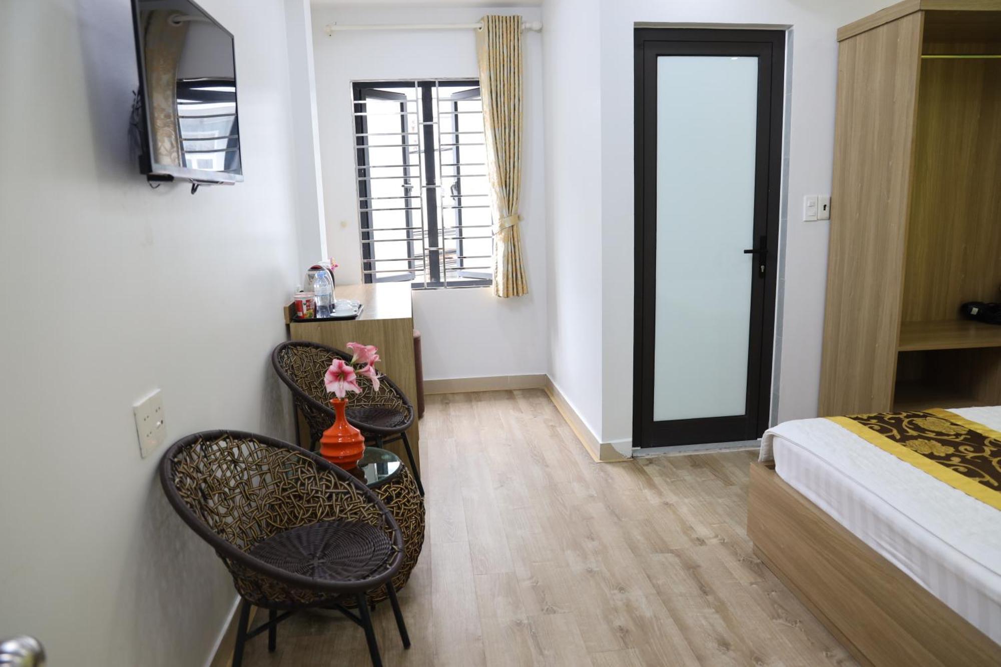 Hung Vuong Hotel Ха Лонг Екстериор снимка