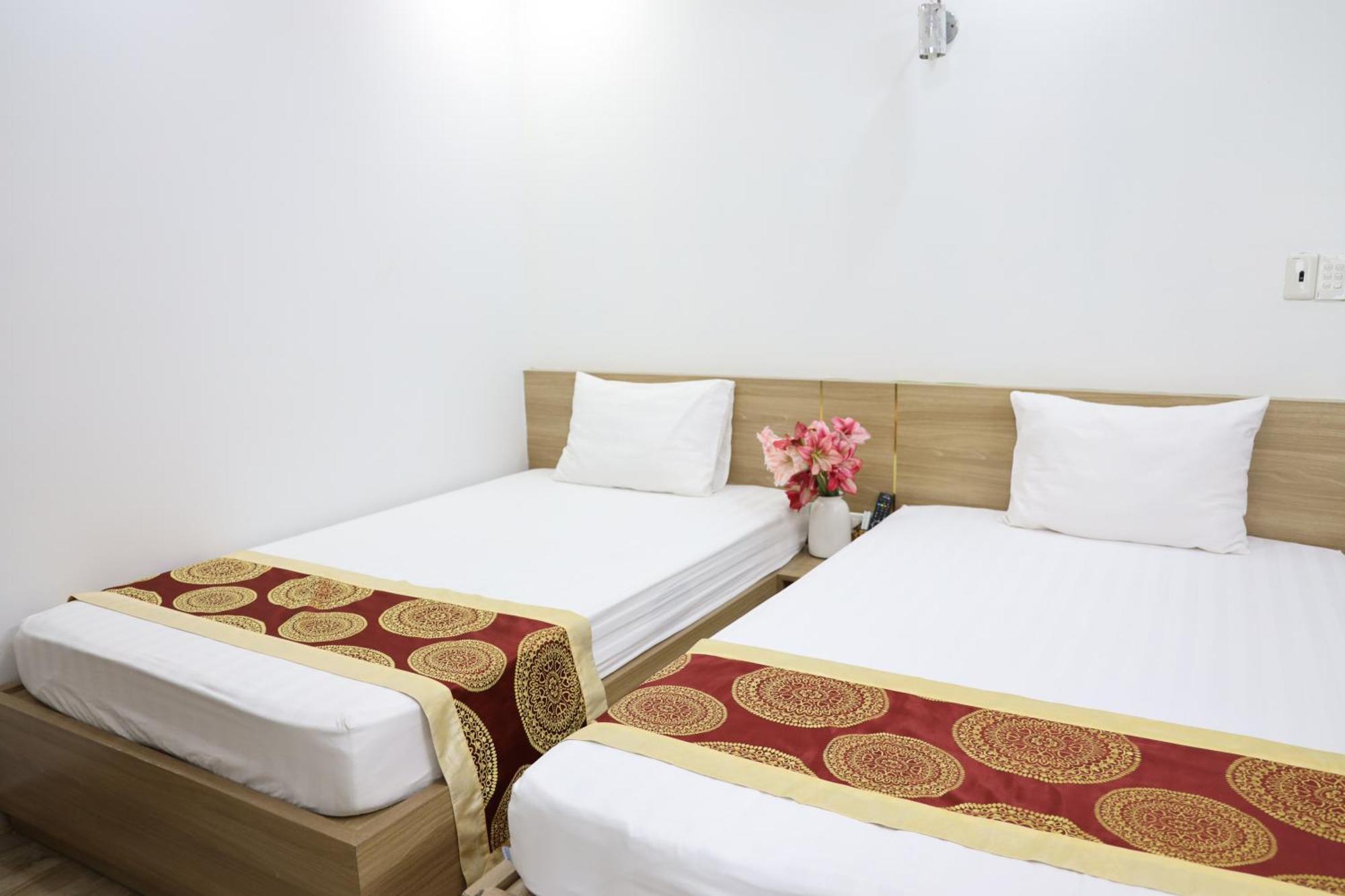 Hung Vuong Hotel Ха Лонг Екстериор снимка
